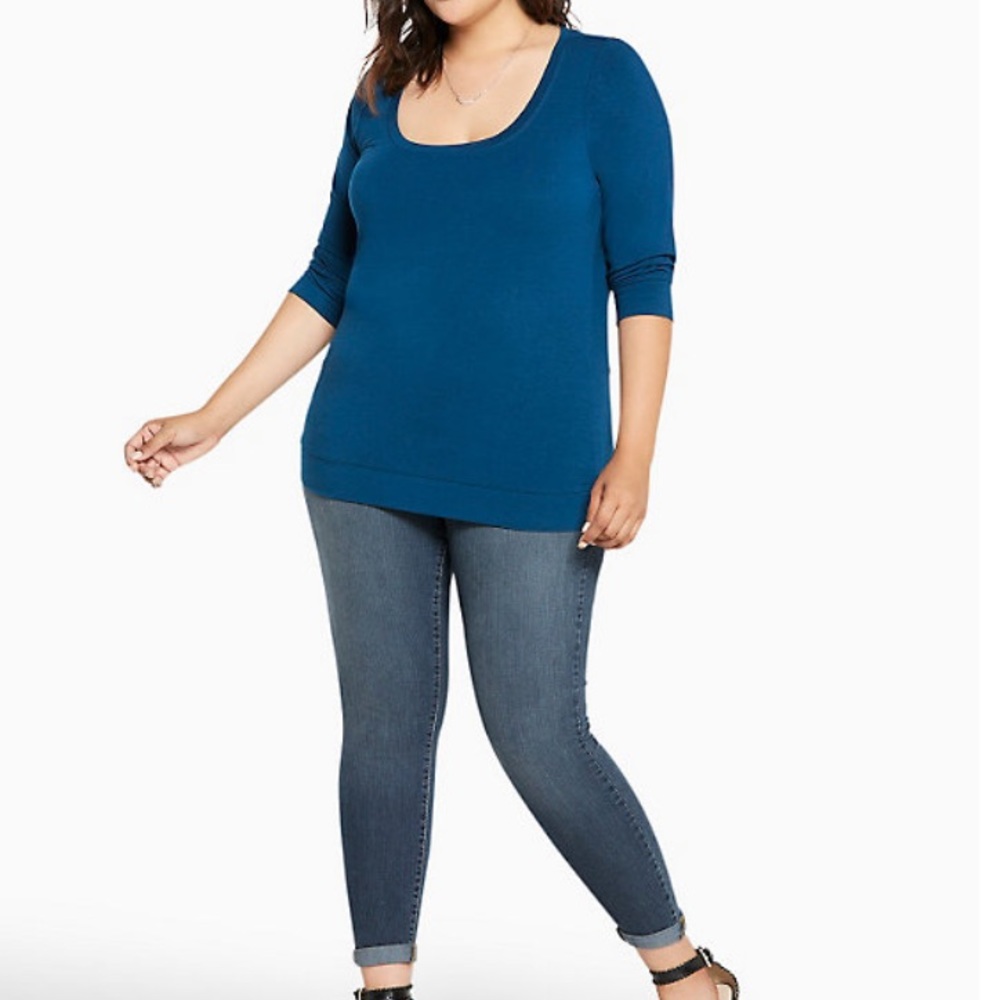 Solid Scoop Tee - image 2